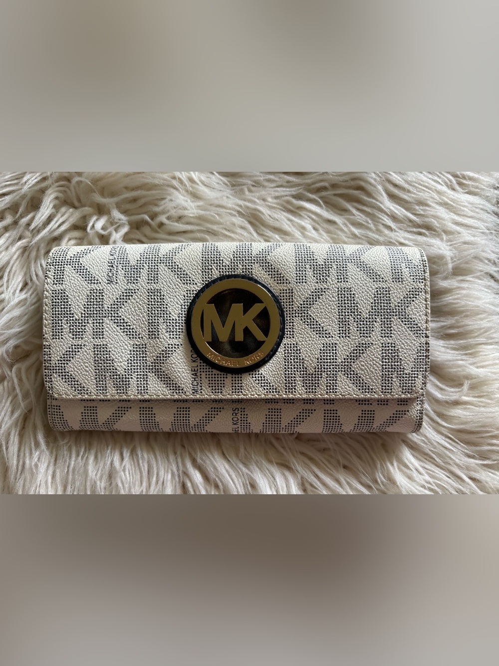 Michael Kors Vanilla Signature MK Logo Fulton Flap Continental Wallet Clutch EUC - Picture 16 of 16